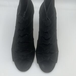 Vaneli Women’s Sz 12 Black Suede Heels Knot Detail Chunky Heel